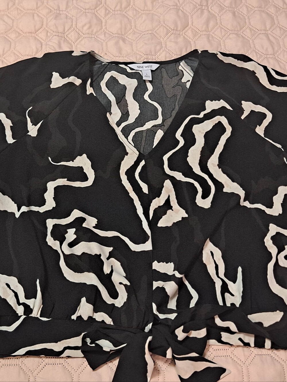 Nine West Black and White Tie-Front V-Neck Blouse Size L